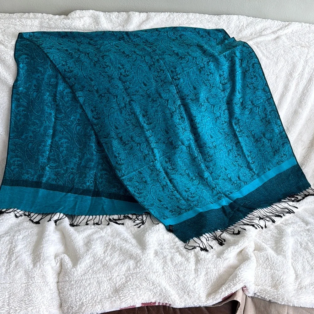 Elegant Paisley Teal Scarf
